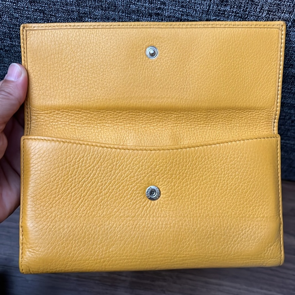 💯% authentic Gucci long wallet - Picture 4 of 14